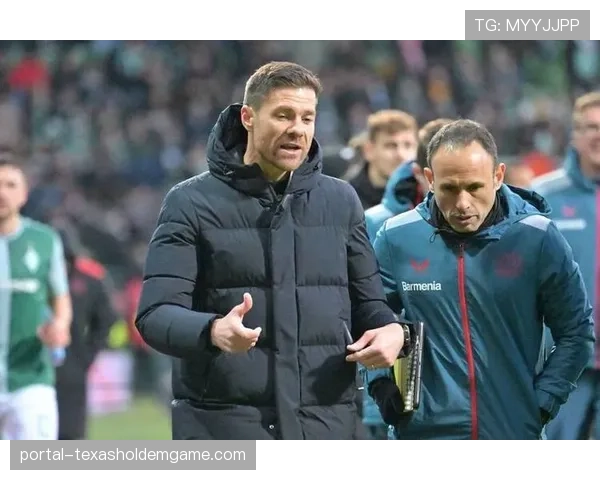 哈维-阿隆索的勒沃库森体系为何能在德甲持续不败？对手教练深度解析其战术细节。